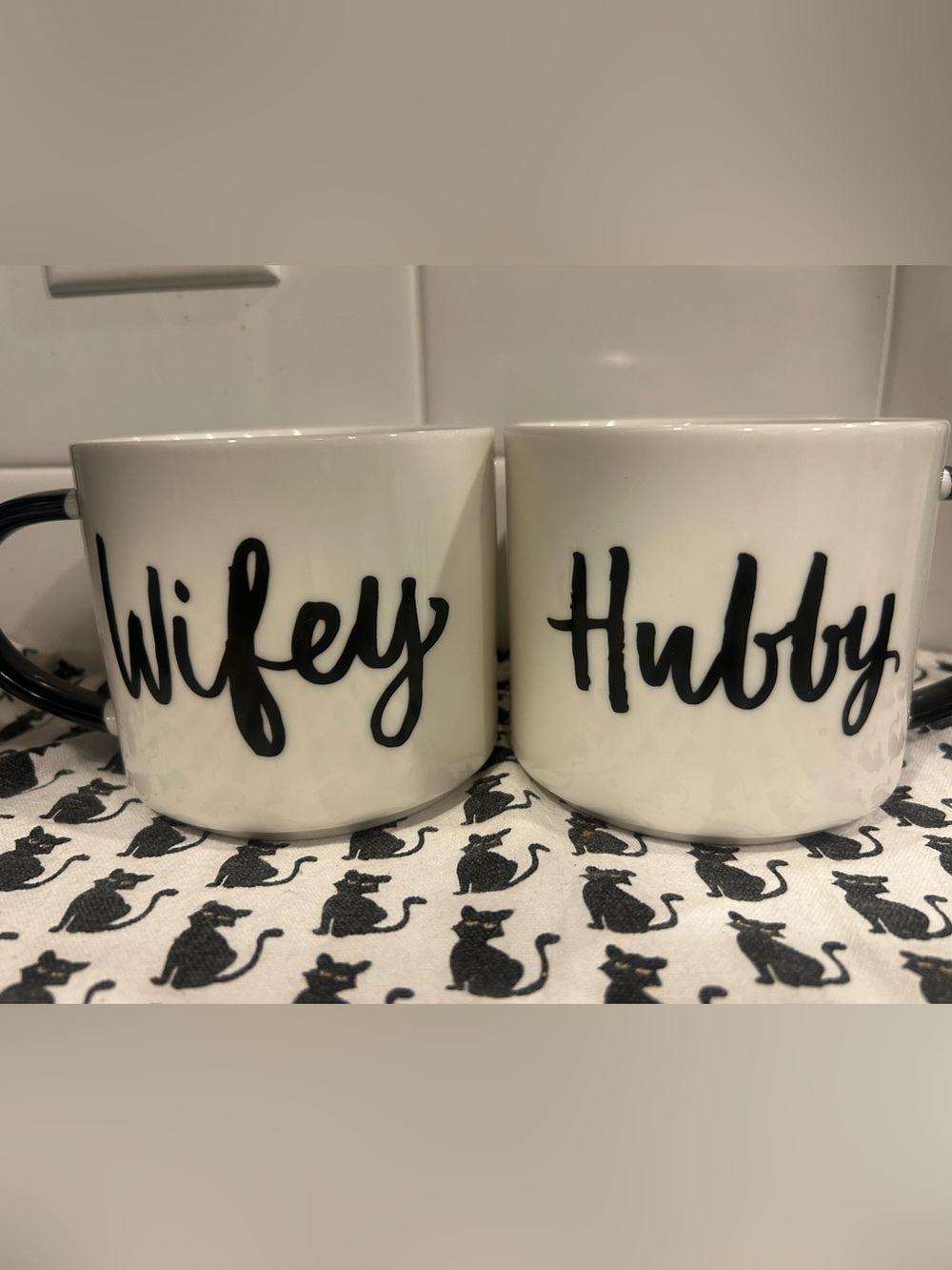 Threshold, hubby and wifey mugs set
